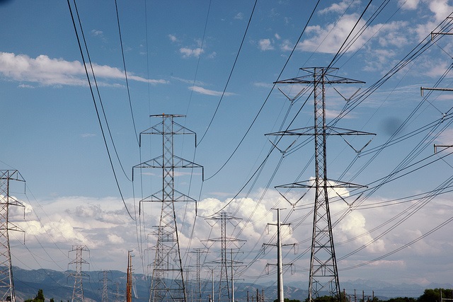 AGGIUDICATE LE ASTE PER IL CAPACITY MARKET -  LA TRANSIZIONE ABBANDONATA ALLE LEGGI DI MERCATO CORRE NON TENENDO CONTO DEI DANNI SOCIALI